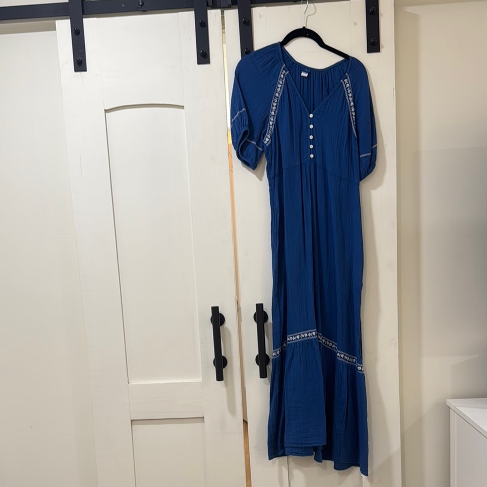 Elegant Blue Maxi Dress